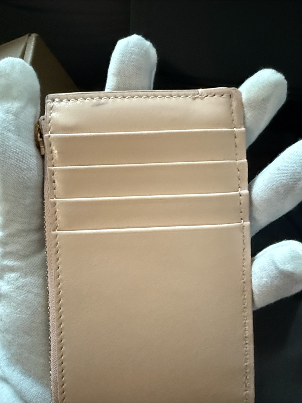 🔥Versace  Calfskin Leather Cream Patent Leather Clutch+ Gold full inclusion 🔥 - Picture 16 of 16